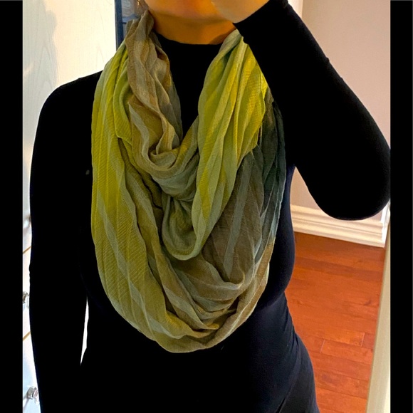 Multicolour infinity scarf - Picture 1 of 3